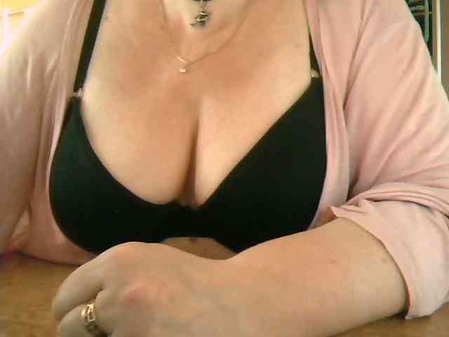 GapeMyHole webcam