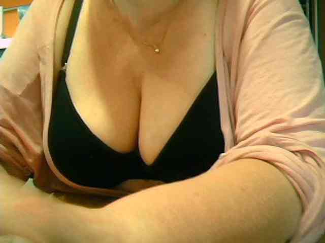 GapeMyHole webcam