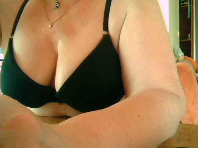 GapeMyHole webcam