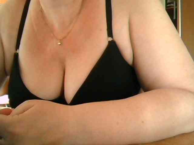 GapeMyHole webcam