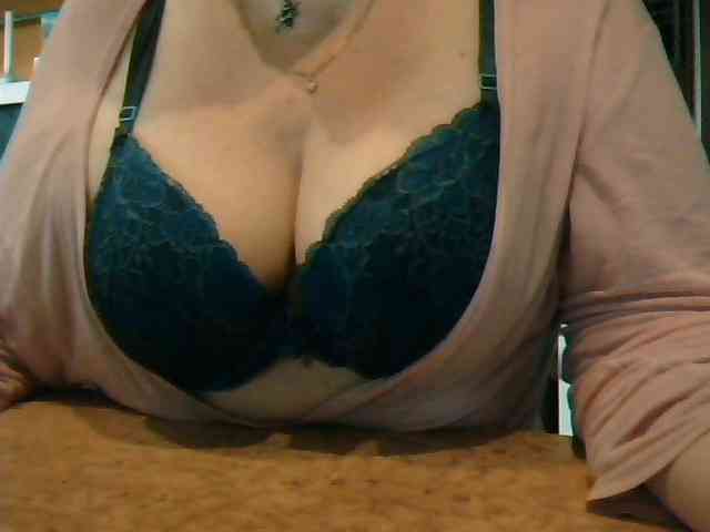 GapeMyHole Live Webcam on BongaCams
