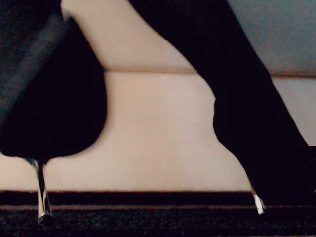 le modèle _LORDESSA_ est en webcam porno dans un show sur le site bongacams, il possède les tags suivants: White/Caucasian,Brunette,Trimmed