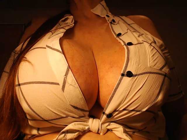 VI_KA live cam on BongaCams
