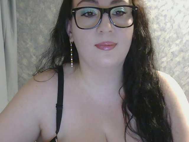 le modèle tatianamedi est en webcam porno dans un show sur le site bongacams, il possède les tags suivants: Latino/Hispanic,Brunette,Hairy