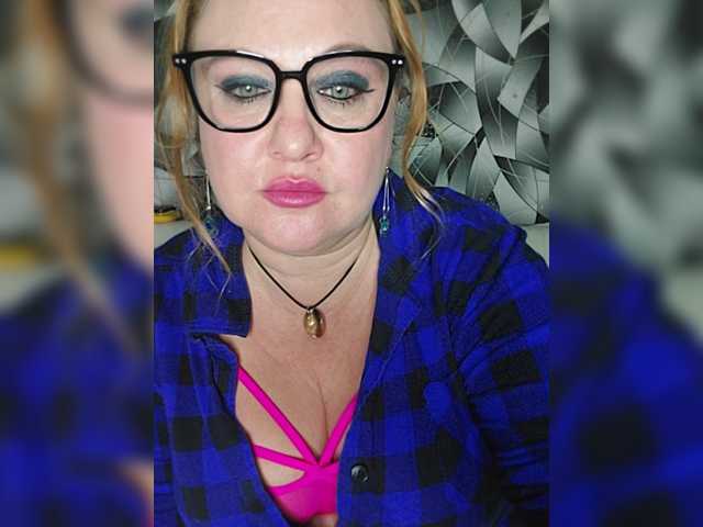 milli1983 live cam on BongaCams