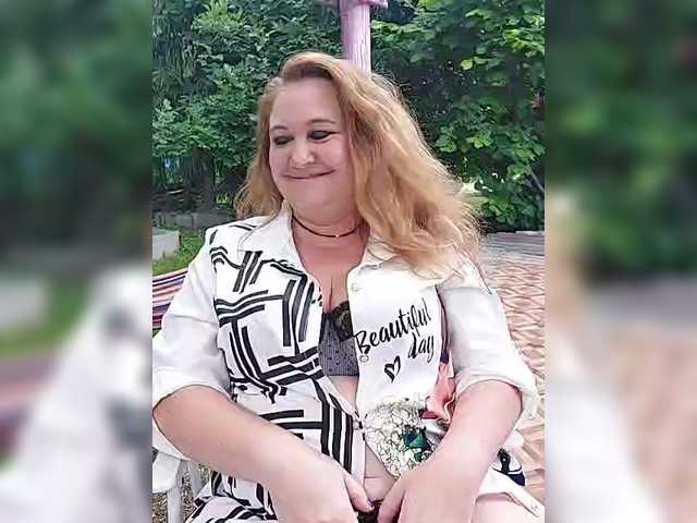 milli1983 live cam on BongaCams