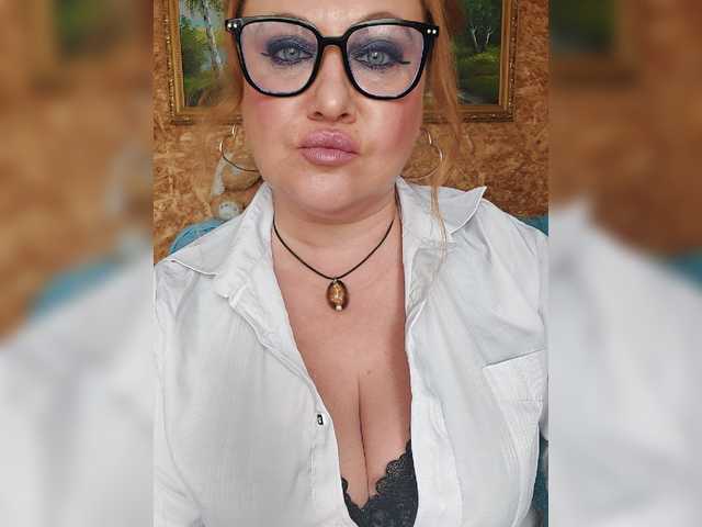 milli1983 live cam on BongaCams