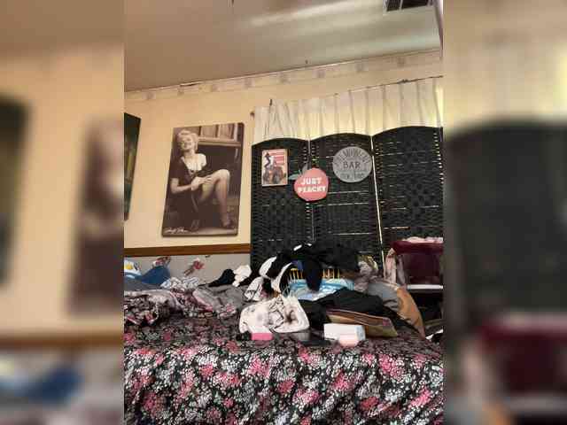 PrurientGem webcam