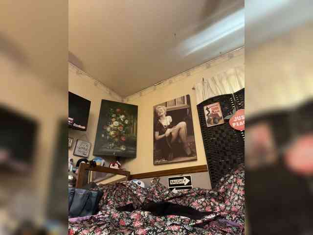 PrurientGem webcam