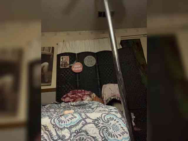 PrurientGem webcam