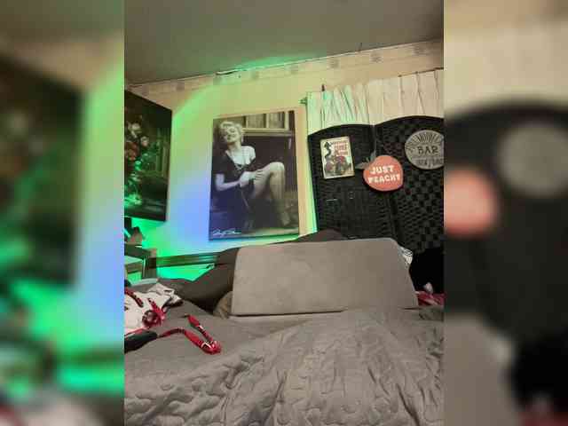 PrurientGem webcam