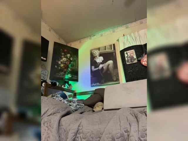 PrurientGem webcam