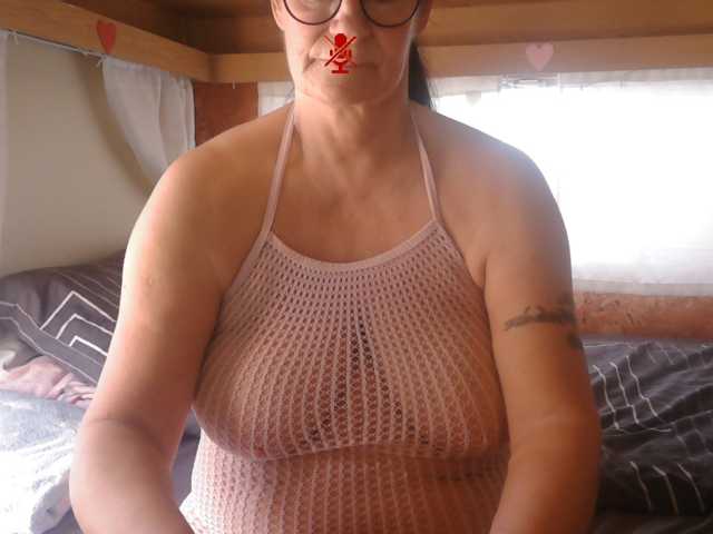illymaus, en vivo ahora en BongaCams