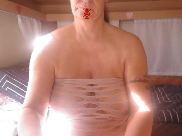 illymaus, en vivo ahora en BongaCams