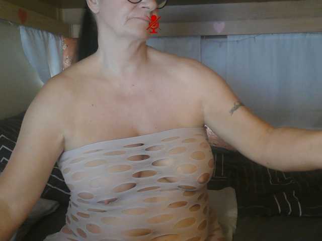 illymaus, en vivo ahora en BongaCams