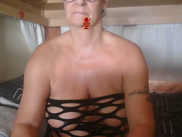 illymaus live cam on BongaCams