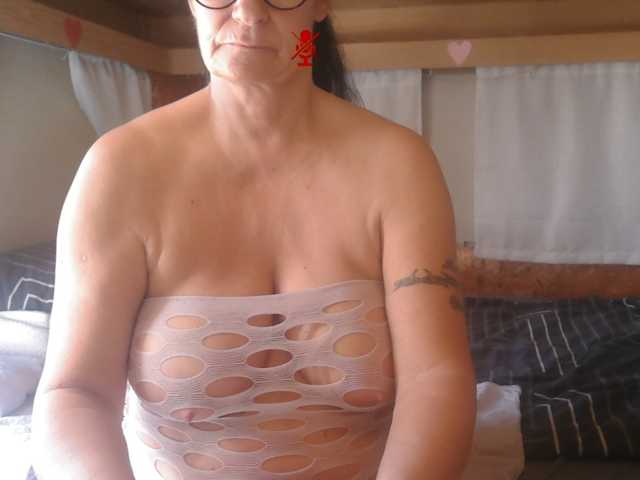 illymaus live cam on BongaCams