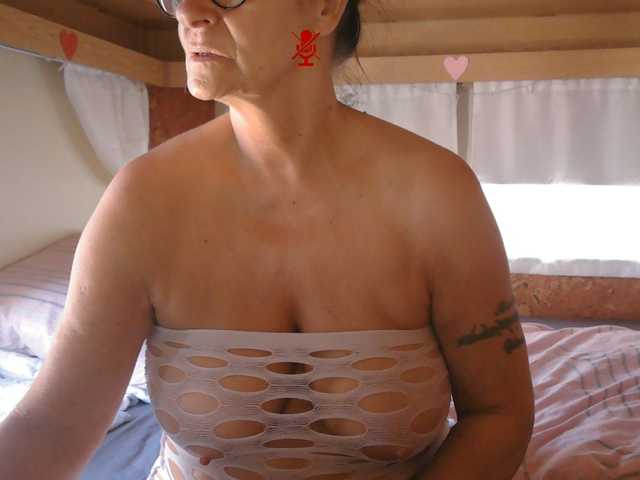 illymaus live cam on BongaCams