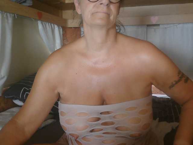 illymaus live cam on BongaCams