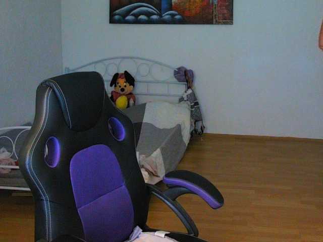 le modèle illymaus est en webcam porno dans un show sur le site bongacams, il possède les tags suivants: White/Caucasian,Brunette,Trimmed