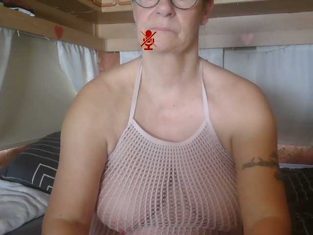 illymaus live cam on BongaCams