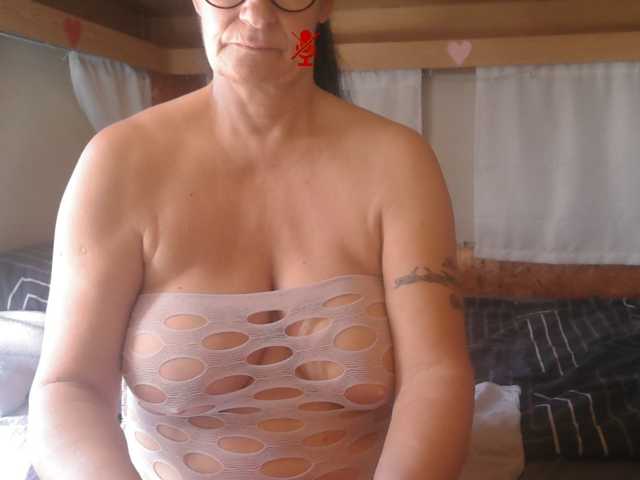 illymaus, en directo ahora en BongaCams