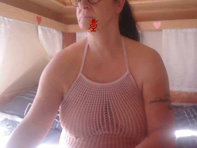 illymaus live cam on BongaCams