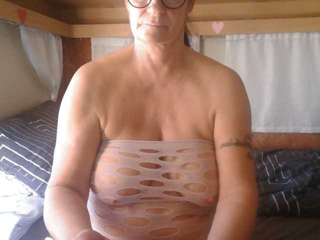 illymaus live cam on BongaCams