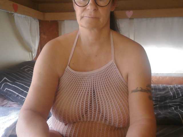 illymaus live cam on BongaCams