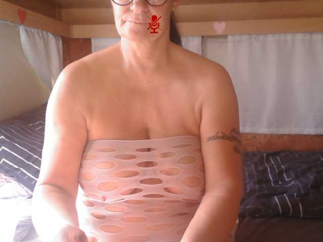 illymaus, en vivo ahora en BongaCams