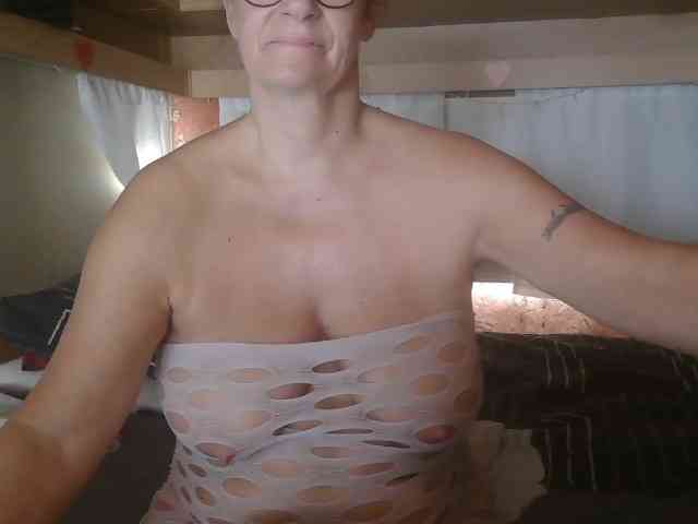 free nude chat Illymaus