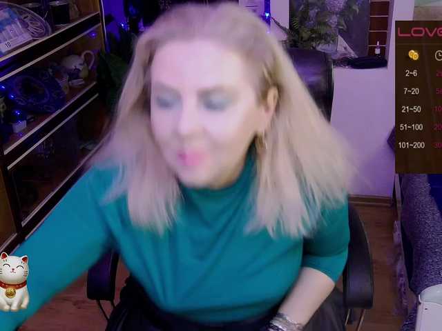 Delicecatmyau live cam on BongaCams