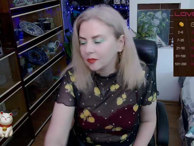 Delicecatmyau live webcam show