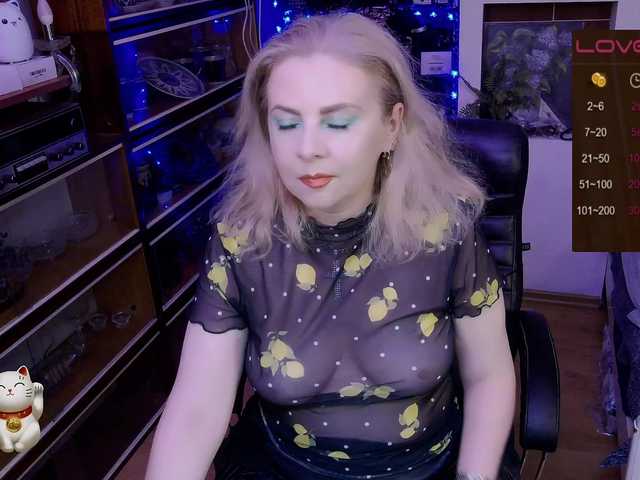 Delicecatmyau live cam on BongaCams