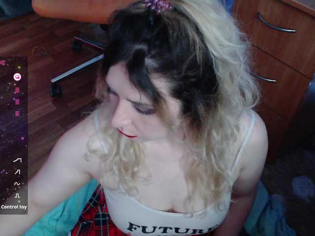 Liliya010 live cam on BongaCams