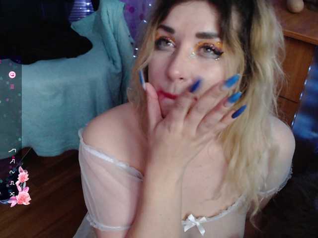 Liliya010 live cam on BongaCams