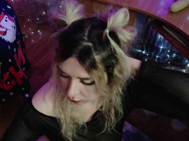 Liliya010 webcam