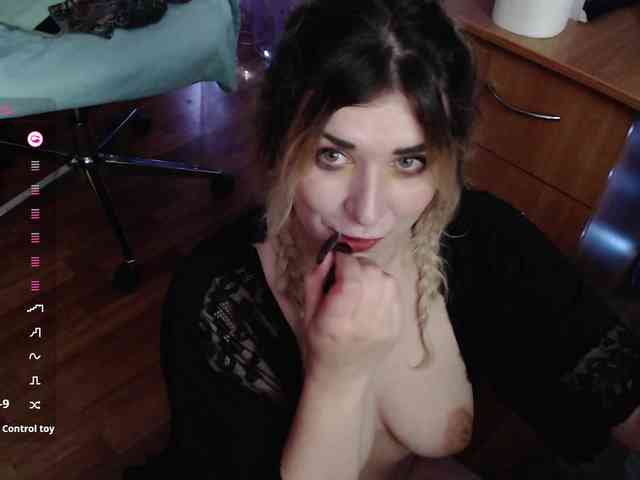 Liliya010 webcam