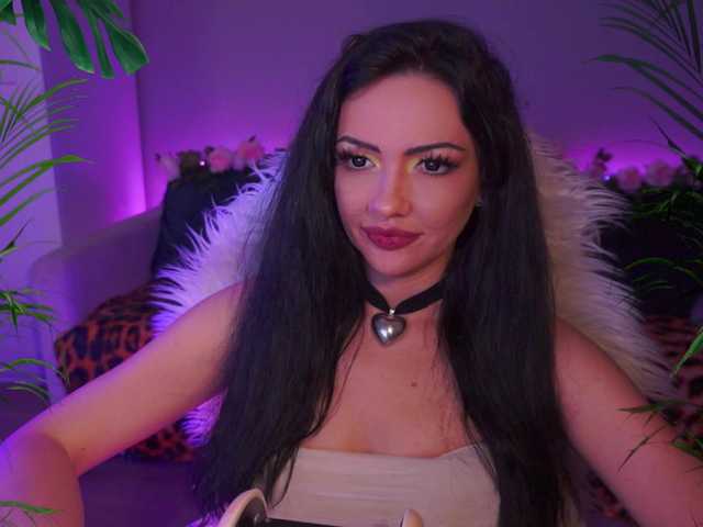 LADYCharmer live cam on BongaCams