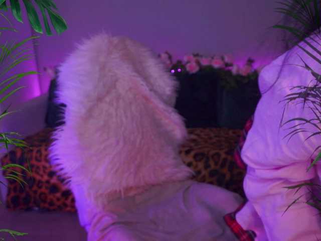 LADYCharmer live cam on BongaCams