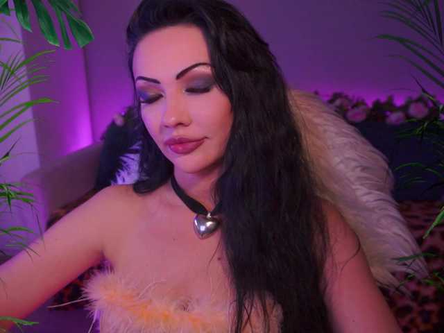 LADYCharmer live cam on BongaCams