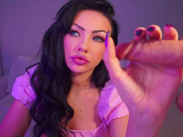 Miss_CHARMER webcam