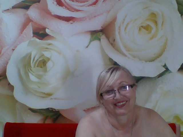 yakameliya live cam on BongaCams