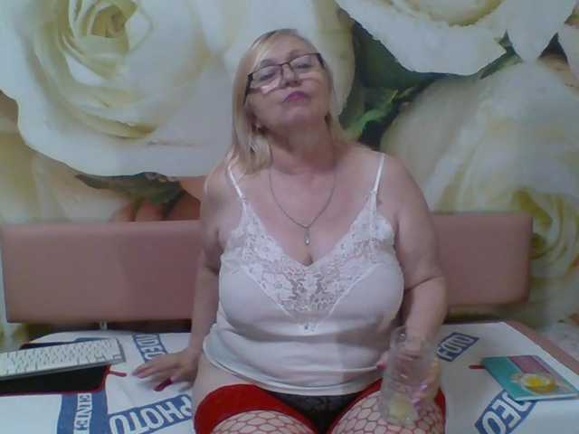 yakameliya live cam on BongaCams