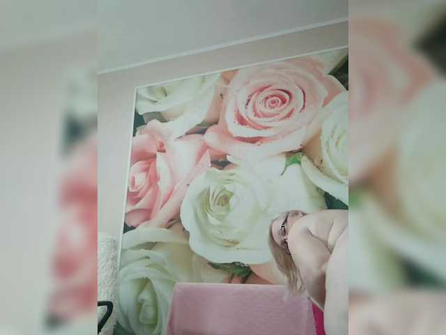 yakameliya live cam on BongaCams