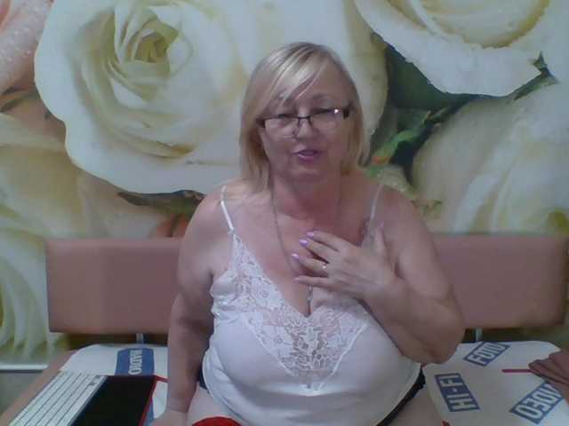 yakameliya live cam on BongaCams