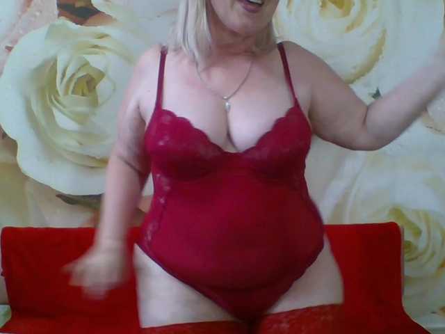 yakameliya live cam on BongaCams