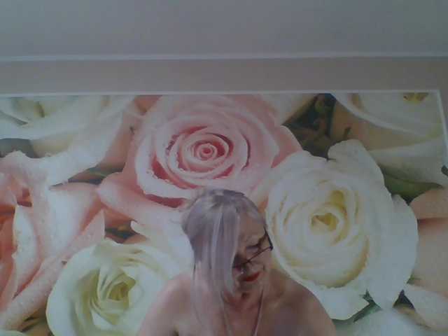 yakameliya live cam on BongaCams