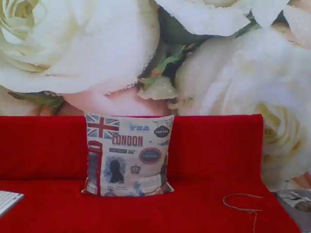 yakameliya live cam on BongaCams