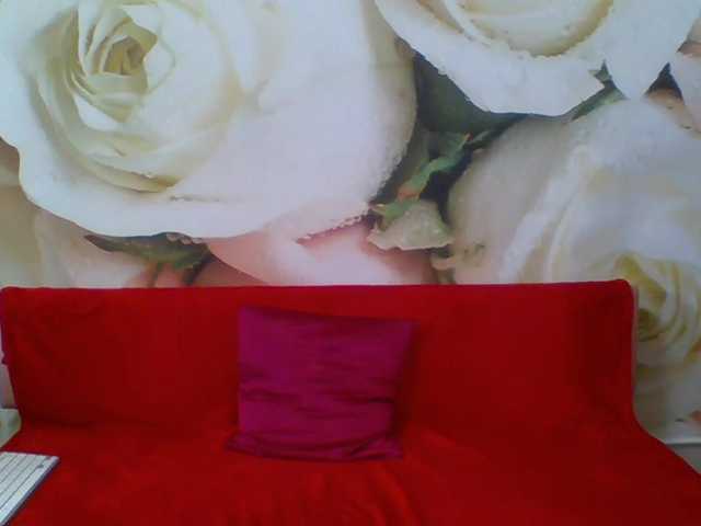 yakameliya live cam on BongaCams